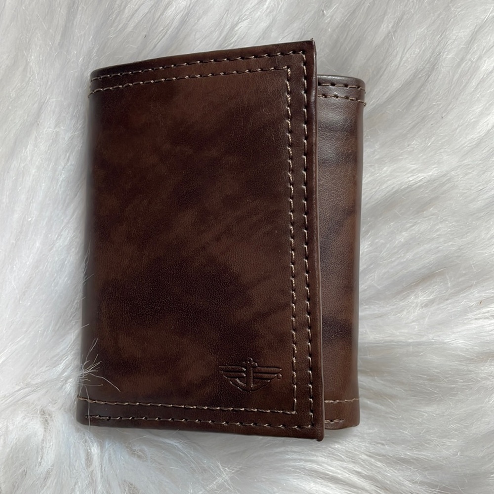 Mens Dockers RFID-Blocking Trifold Wallet with Zipper